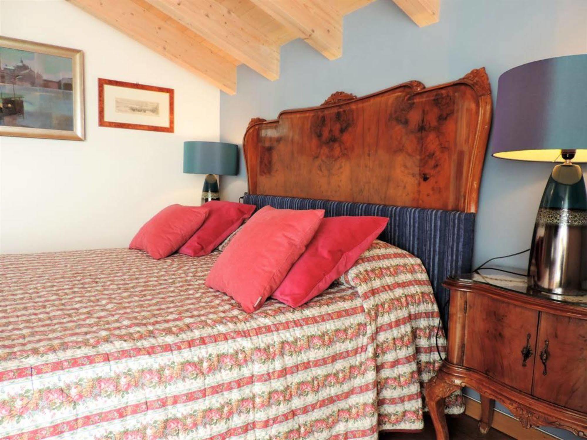 La Collina Since 2008 No Smoking B&B Βαρέζε Εξωτερικό φωτογραφία