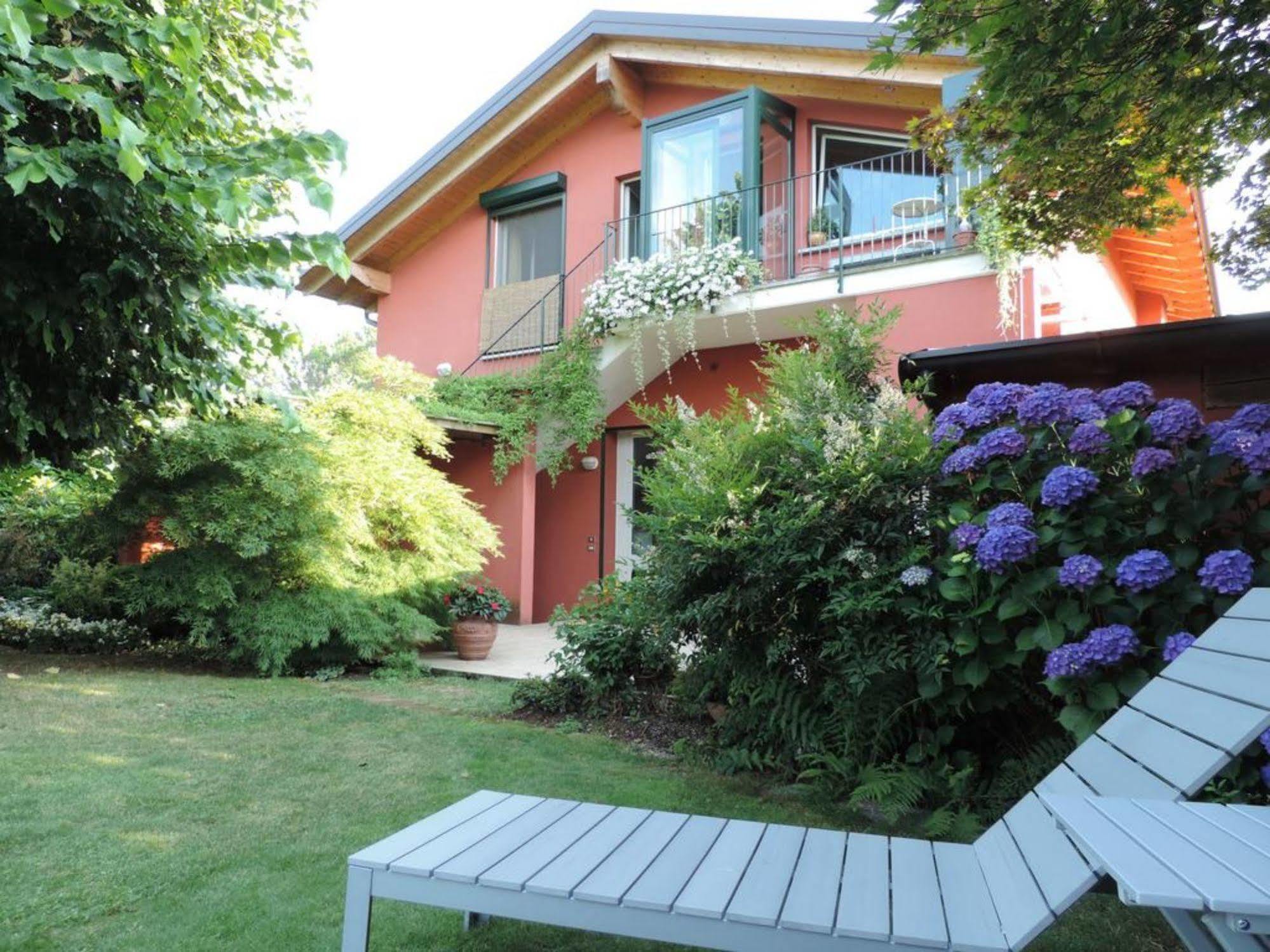 La Collina Since 2008 No Smoking B&B Βαρέζε Εξωτερικό φωτογραφία